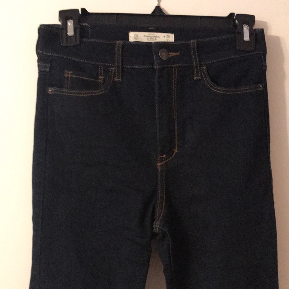 Abercrombie & Fitch High Rise Jeans - NEVER WORN!